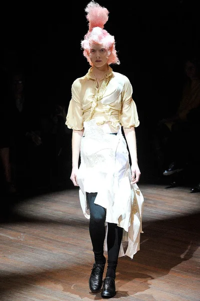 Look 32